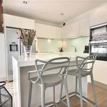 Appartement Ideally Located Between The Sea And Rue D'antibes Cannes