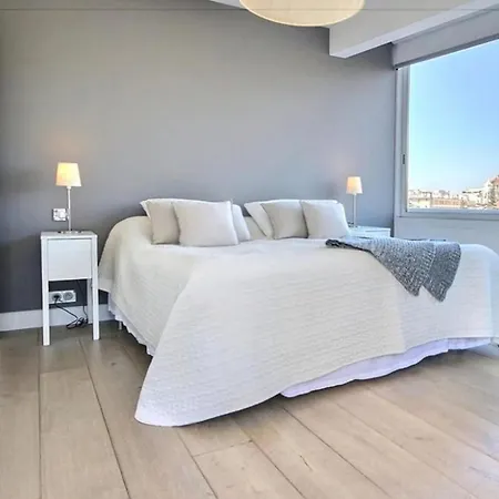 Ideally Located Between The Sea And Rue D'antibes شقة