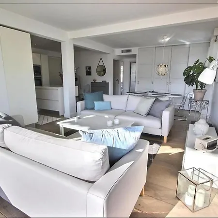 Ideally Located Between The Sea And Rue D'antibes شقة كان